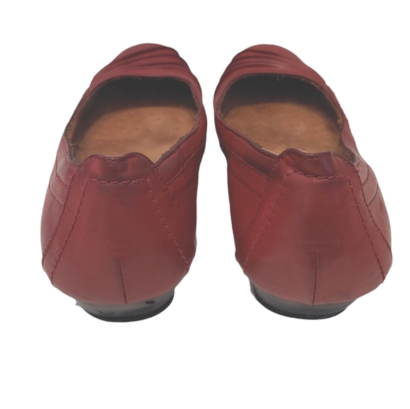 Yuu women's Franca slip on low heel wedge casual loafer red shoes size 7.5M - Picture 4 of 10